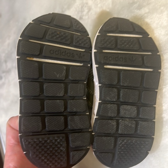 Baby adidas shoes size 4K, excellent condition, olive green - Picture 3 of 4